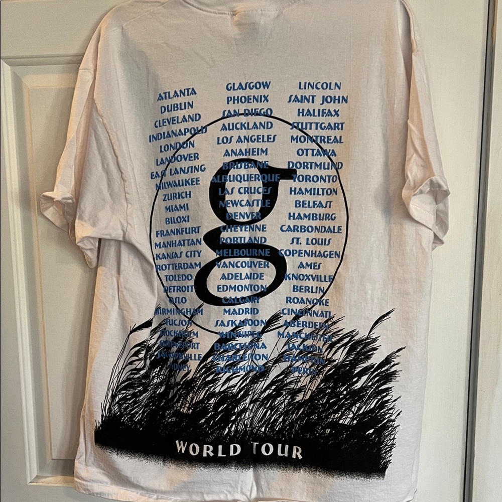 Vintage Garth Brooks 1996 tour Tshirt - Picture 3 of 3